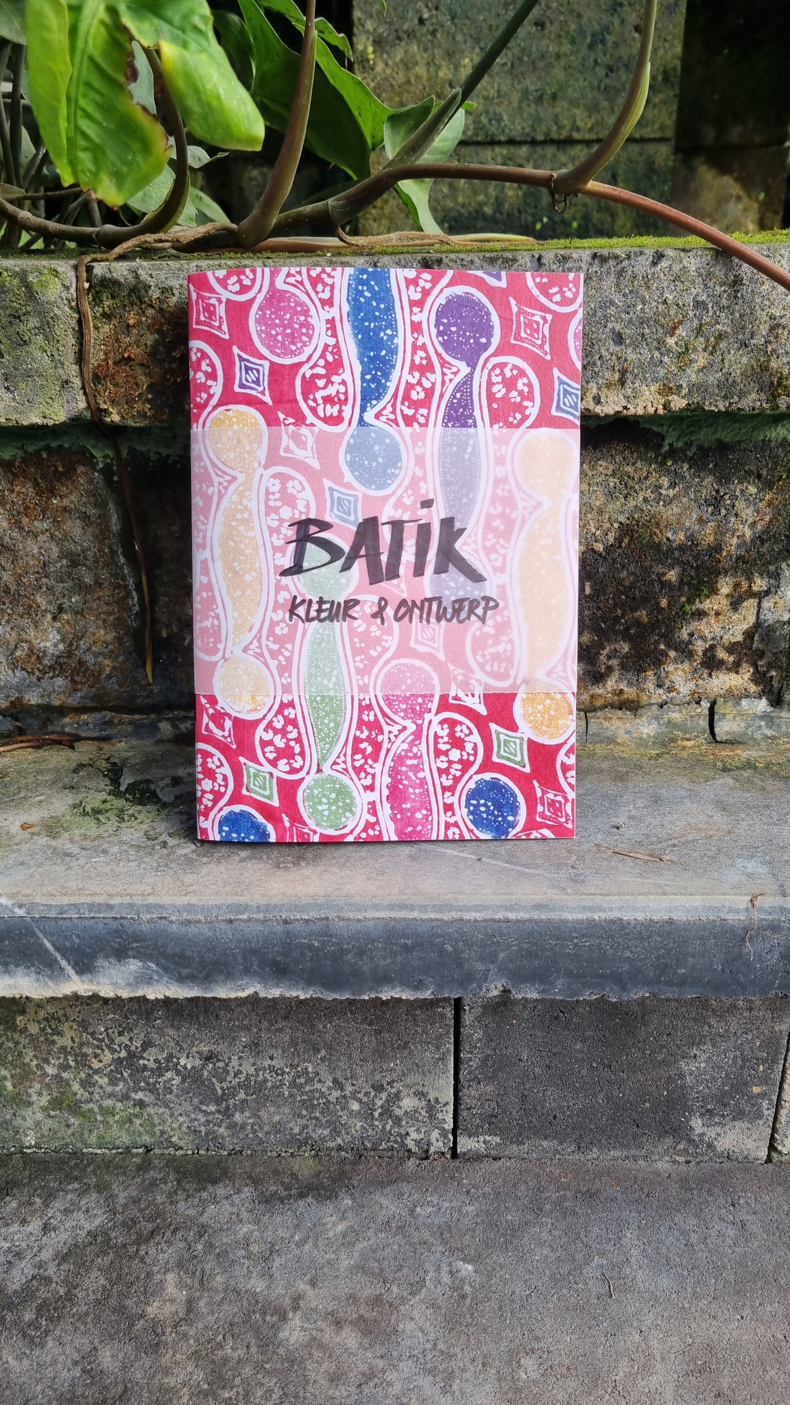 Een kleurboek voor volwassenen! Kleur en ontwerp je eigen batik patronen. 