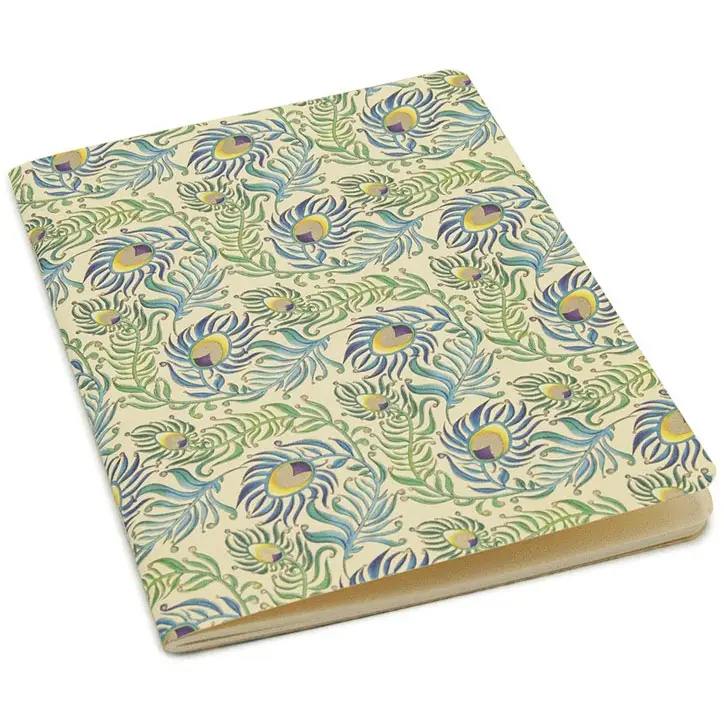 Super schattig notitieboekje met pauwenveren op de kaft!