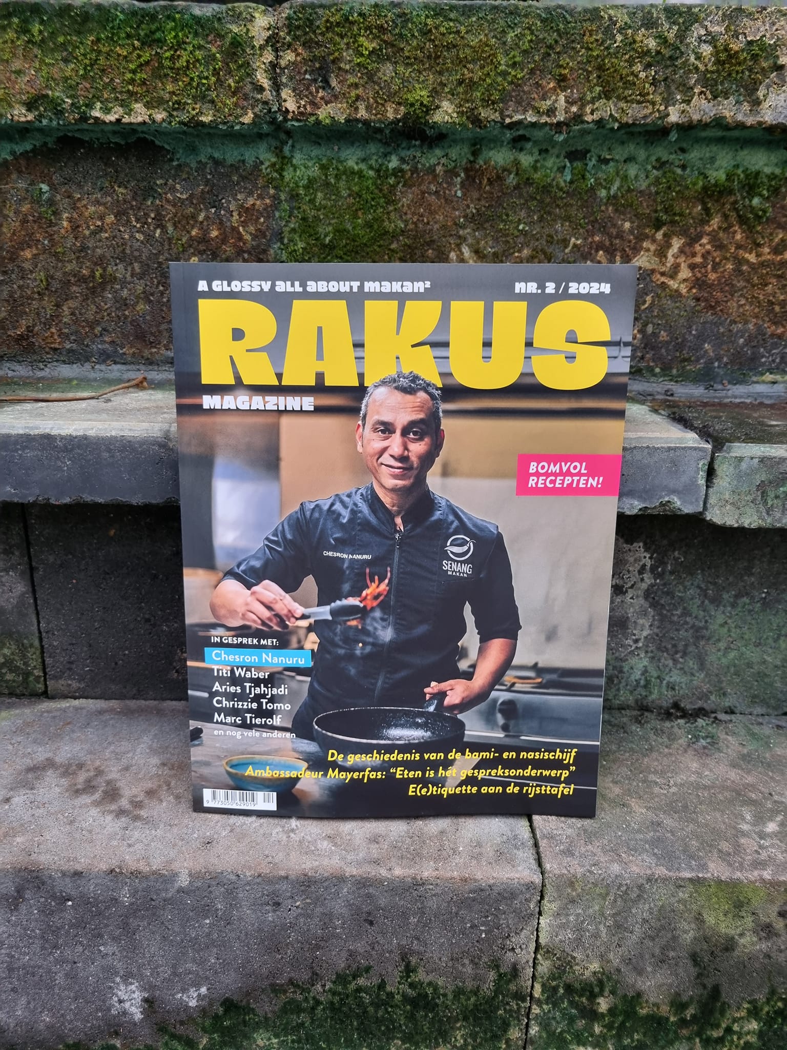 Een heerlijk bomvol magazine over Indofood. De tweede editie van RAKUS Magazine is een culinair magazine over Indisch, Indonesisch, Moluks en Peranakan eten in Nederland. Een ideaal kerstkadootje voor de Indische lekkerbek!